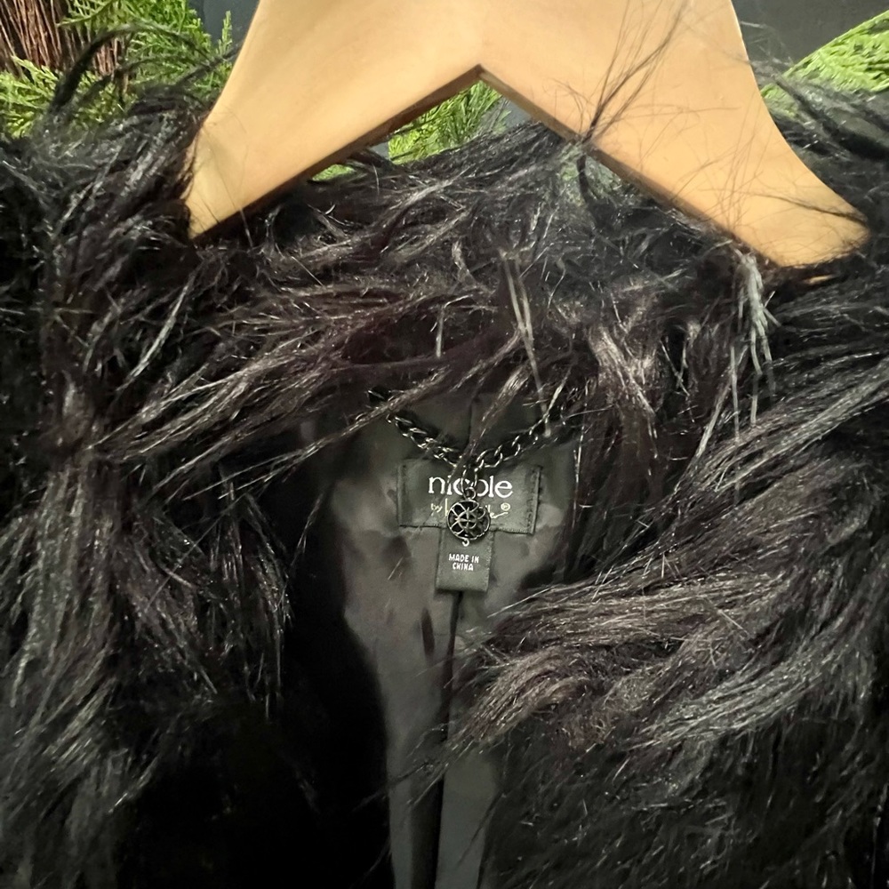 Black Lined Faux Fur Jacket Nicole by Nicole Miller Size Small - Picture 6 of 9